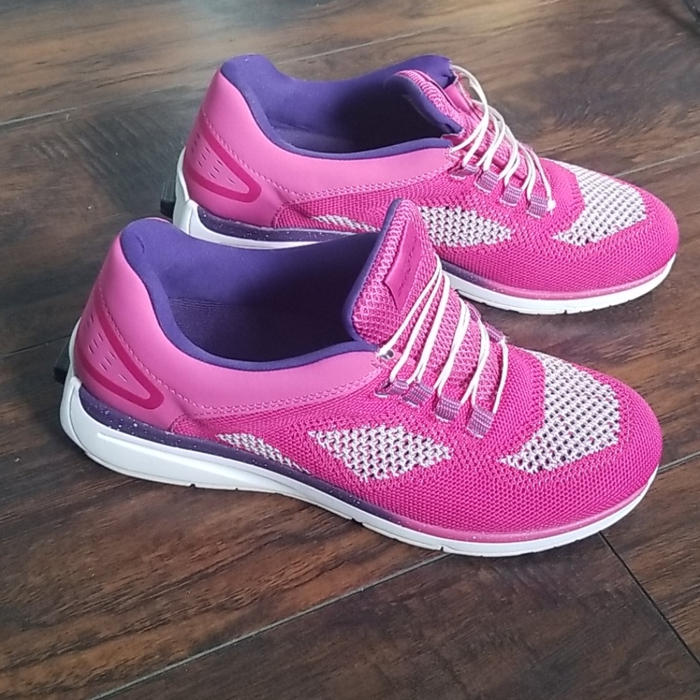 Zerotie hands free shoes